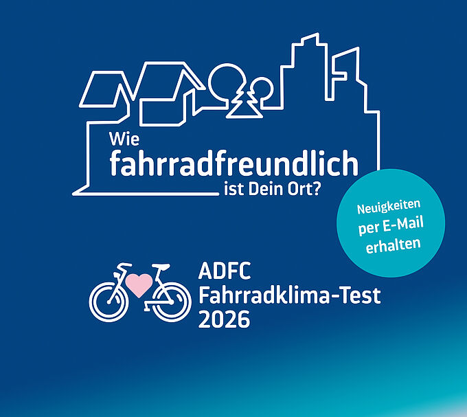 Grafik auf blauem Hintergrund mit dem Schriftzug zum ADFC-Fahrradklima-Test 2026 und einer stilisierten Stadtlinie mit Fahrradsymbol.