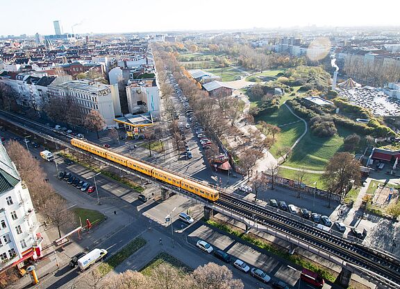 Vogelperspektive des Görlitzer Parks in Berlin Kreuzberg Görlitzer Park