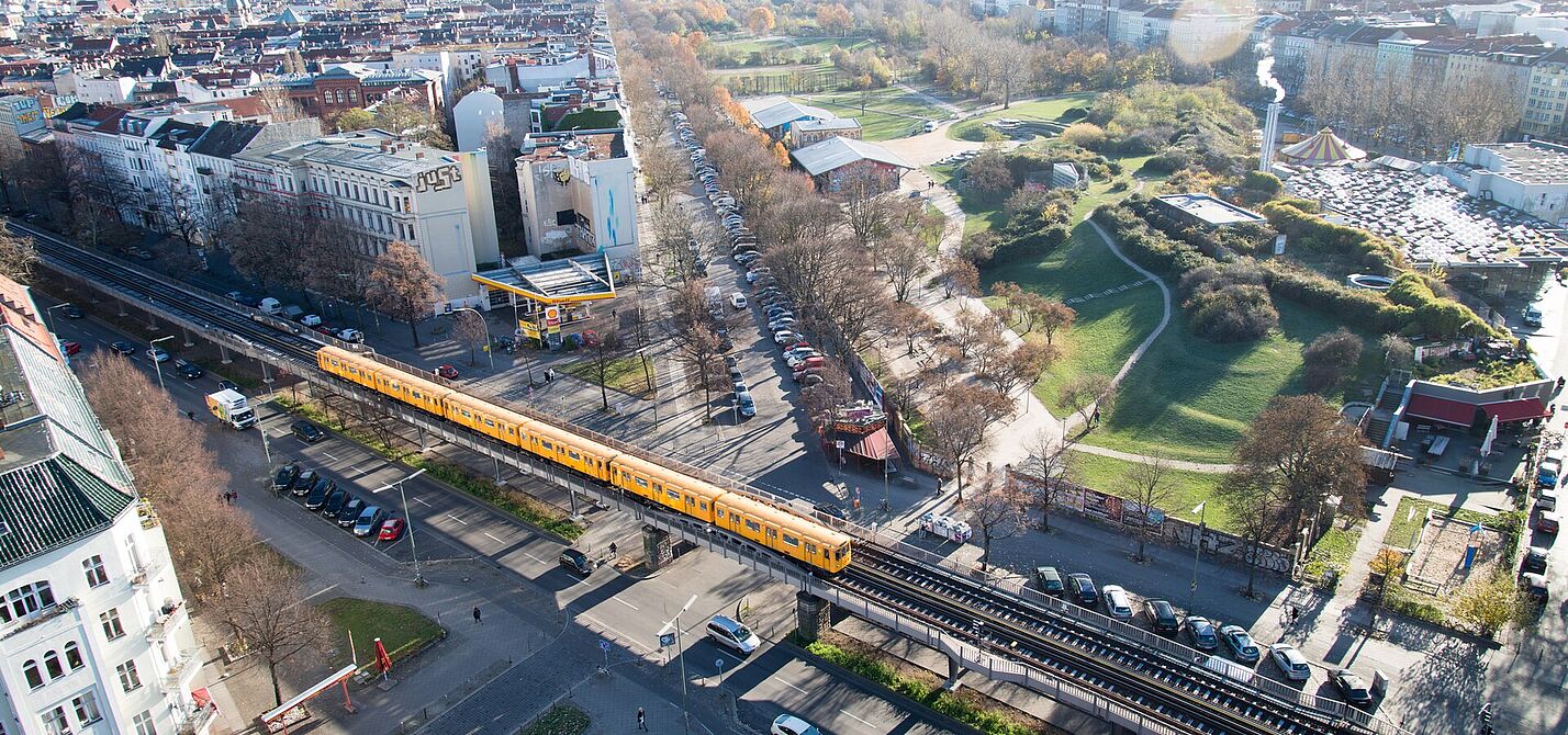Vogelperspektive des Görlitzer Parks in Berlin Kreuzberg Görlitzer Park