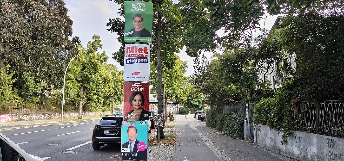 Wahlplakate in Steglitz-Zehlendorf Wahlplakate am Straßenrand zu Werbezwecken