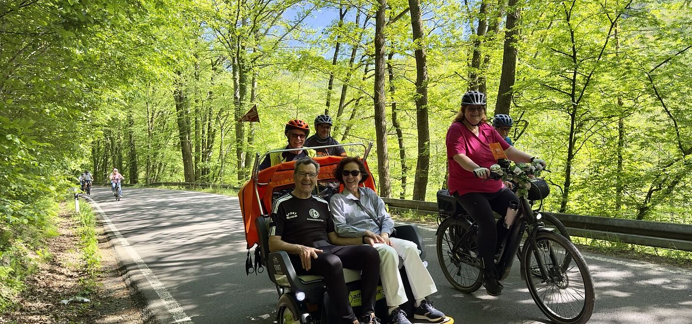 Mit der Rikscha auf der L 699 - „Ennepetal auf Rollen und Rädern“, 11. Mai 2024