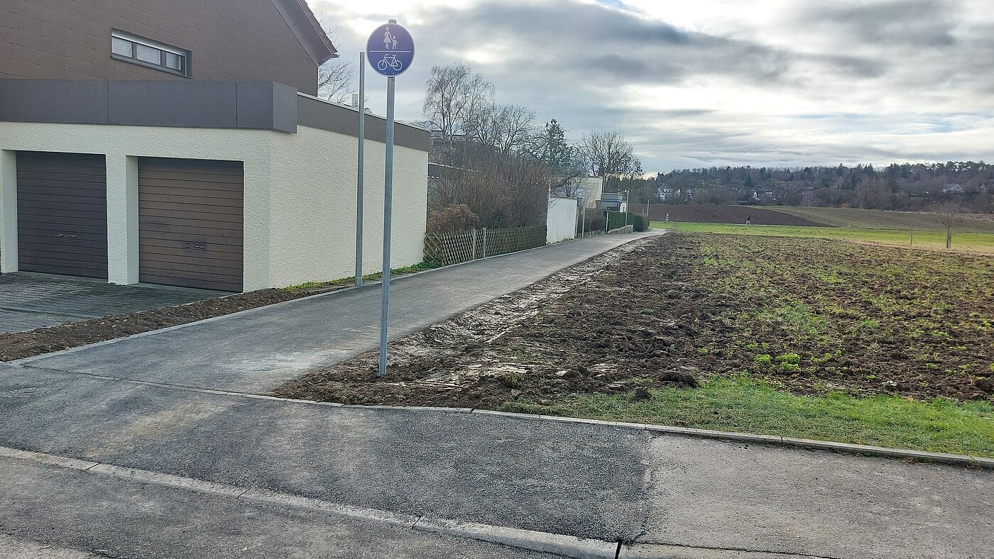 Geh- und Radweg bei der Testfahrradstraße Goldäckerstraße Geh- und Radweg bei der Testfahrradstraße Goldäckerstraße
