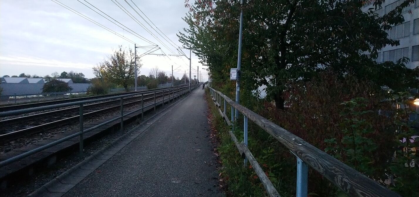 Radverkehrszähler in Unteraichen Radverkehrszähler in Unteraichen an Laternmast montiert