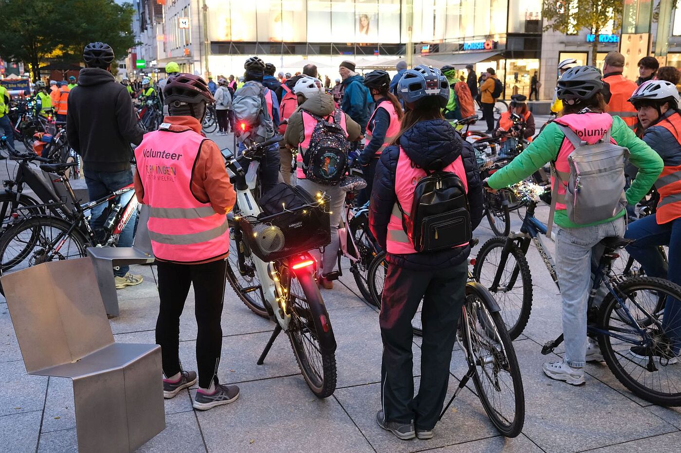ADFC-BikeNight 2025 (vor dem Start, Marktplatz Göppingen)