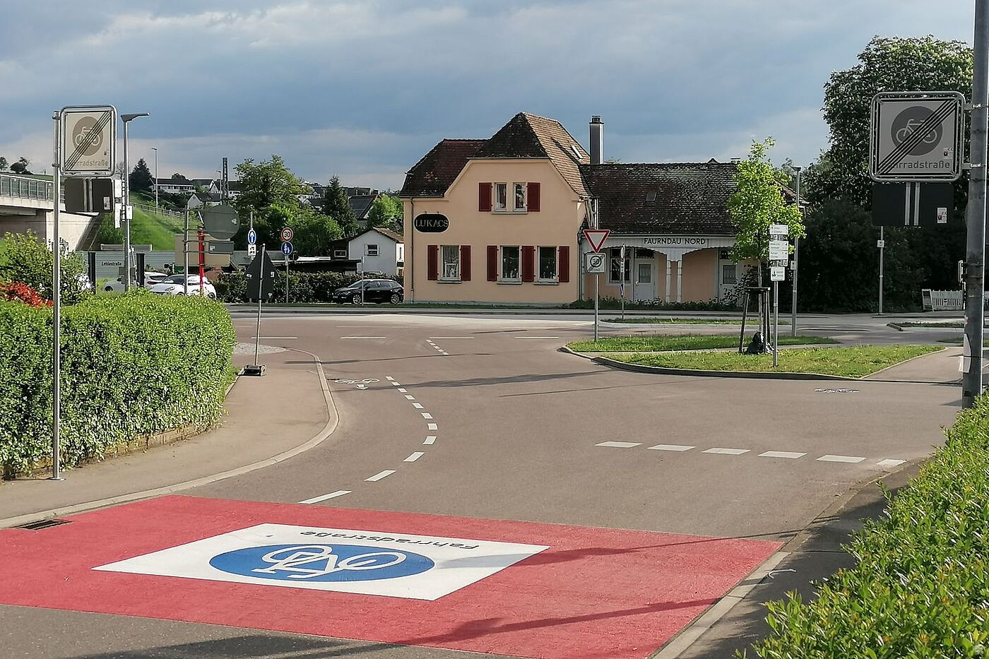 Fahrradstraße Karl-Kübler-Straße (Ausfahrt Stauferhalde) Fahrradstraße Karl-Kübler-Straße (Ausfahrt Stauferhalde)