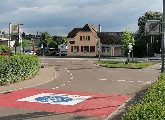 Fahrradstraße Karl-Kübler-Straße (Ausfahrt Stauferhalde) Fahrradstraße Karl-Kübler-Straße (Ausfahrt Stauferhalde)