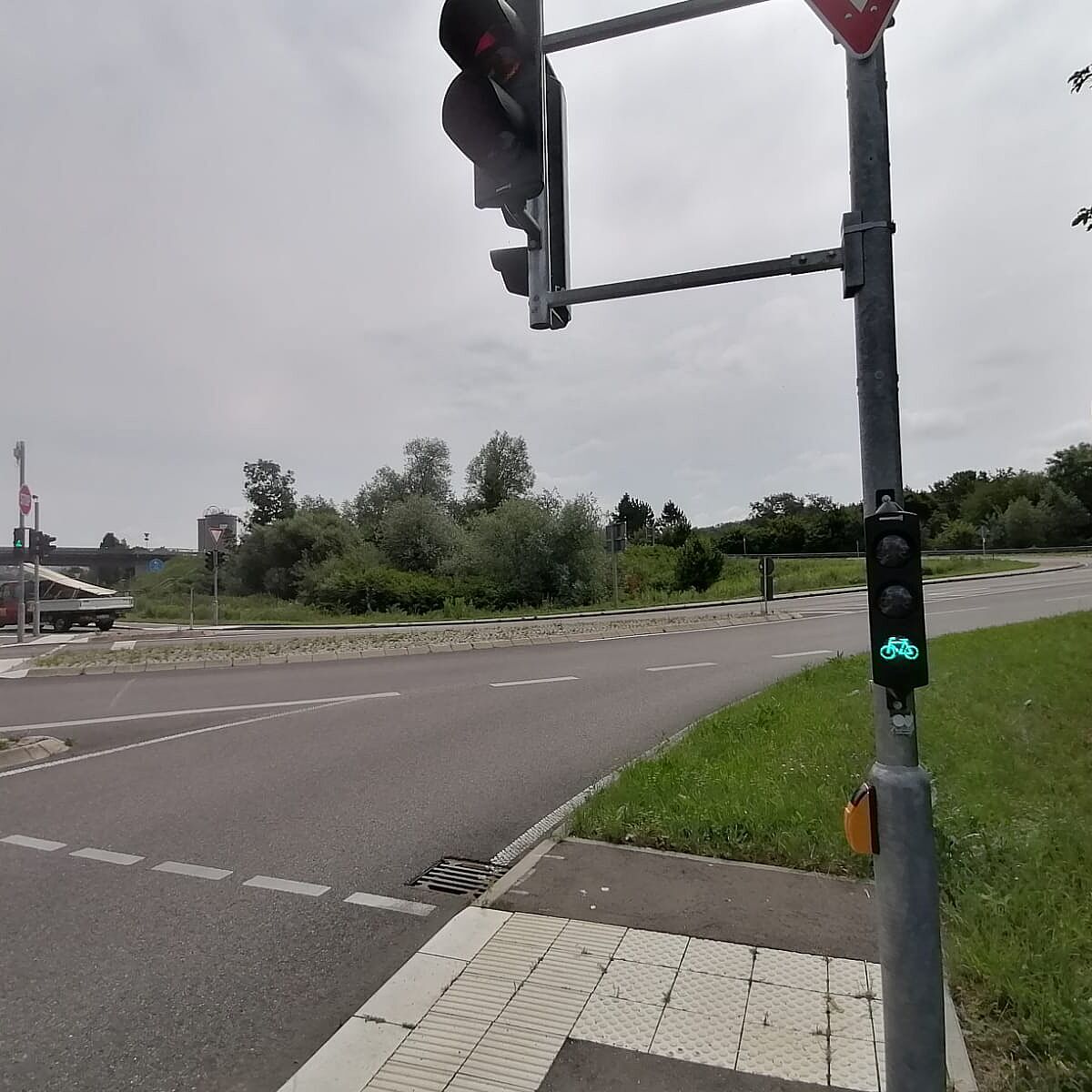 Kamera regelt Verkehrsfluss für Radfahrende Kamera regelt Verkehrsfluss für Radfahrende