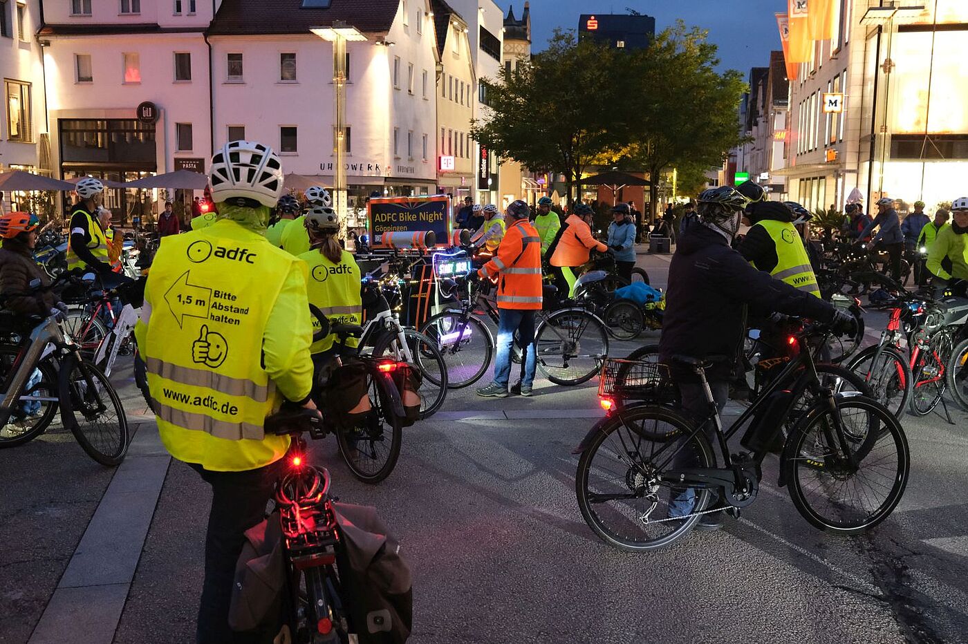 ADFC-BikeNight 2025 (vor dem Start, Marktplatz Göppingen)