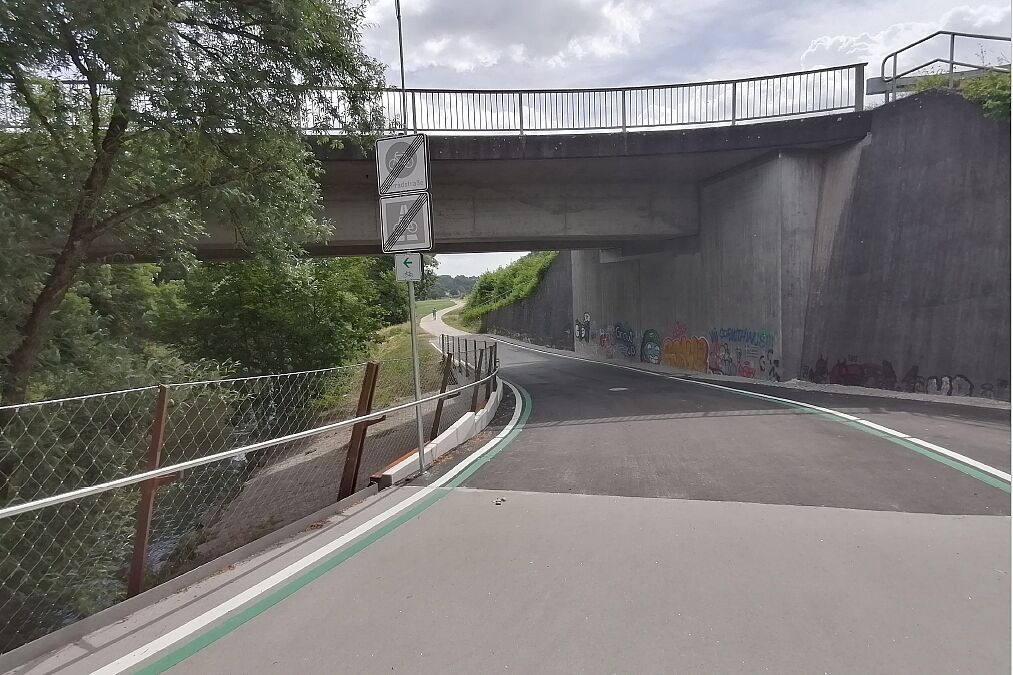 Vorläufiges Ende des RS14 nach der neuen Brücke