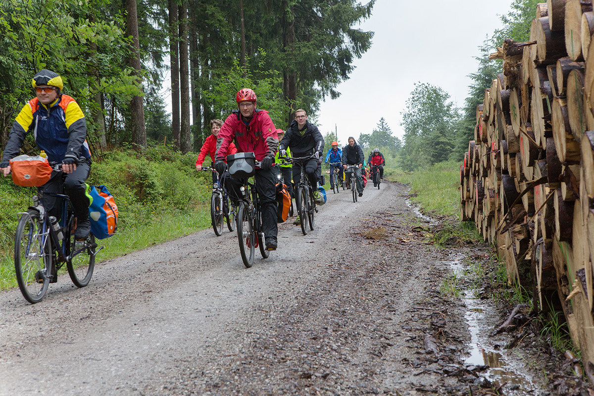 Innerste Radtour Personen auf Fahrrädern auf dem Innerste Radweg