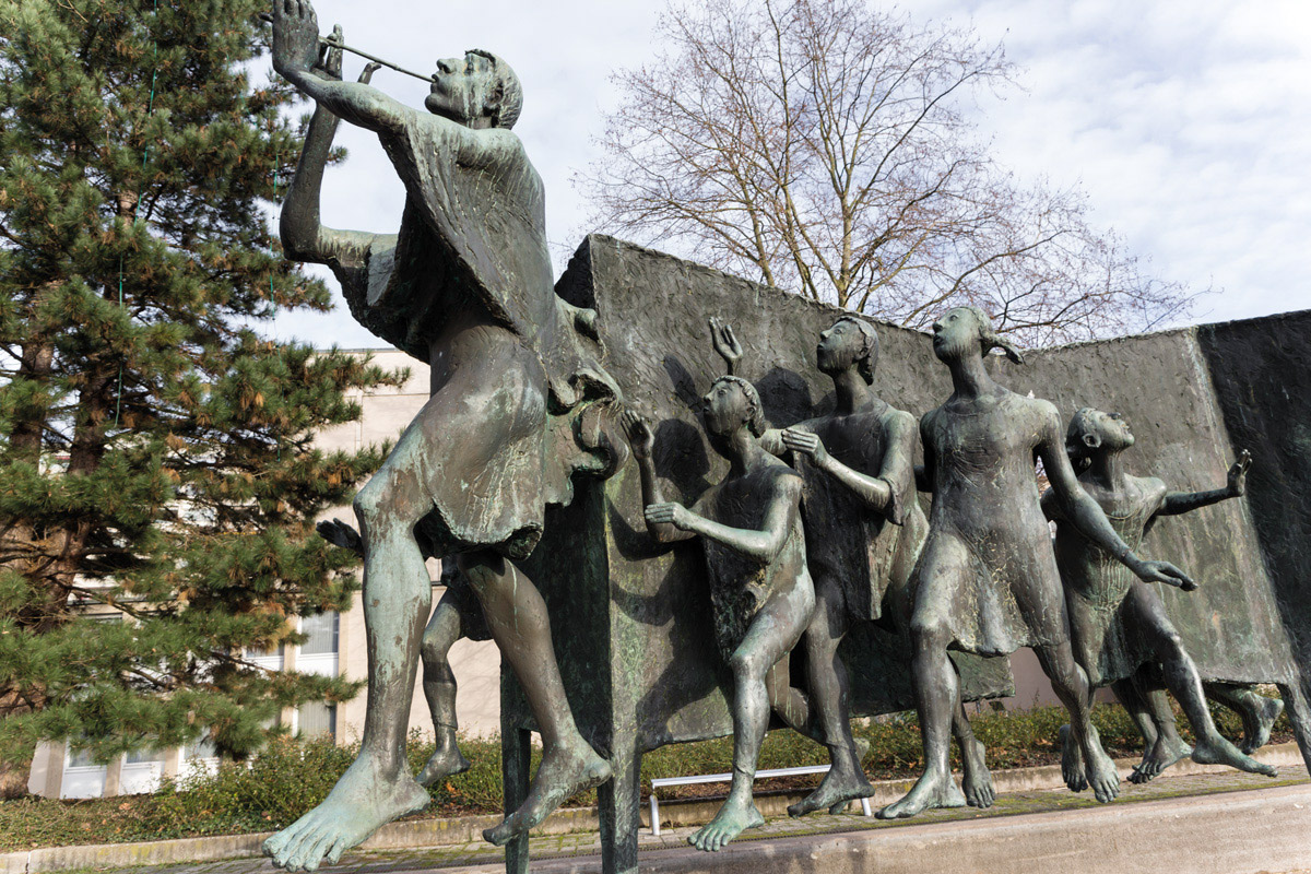 Hameln, Rattenfänger-Skulptur