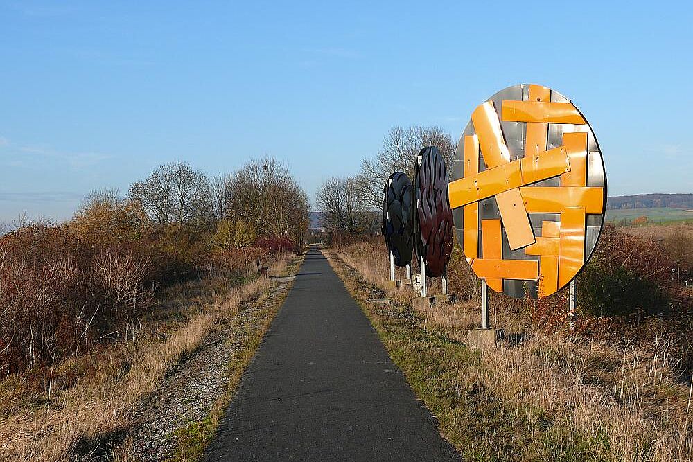 Skulptur Freiheit Liebe Tod