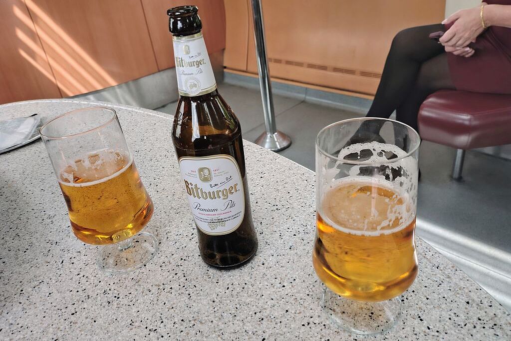 Ein Bier für zwei Radler! Wir genießen das Leben - in vollen Zügen: München Hbf => Hannover Hbf Ein Bier für zwei Radler! Wir genießen das Leben - in vollen Zügen: München Hbf => Hannover Hbf