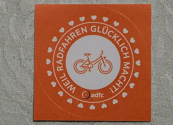 WEIL RADFAHREN GLÜCKLICH MACHT - adfc Bild 1 von 2: WEIL RADFAHREN GLÜCKLICH MACHT - adfc - (C) ADFC Langenhagen