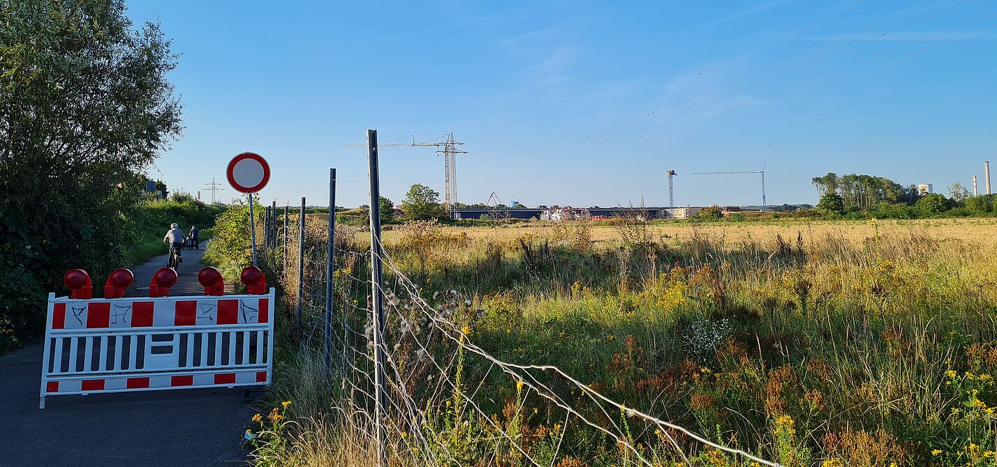 A8 Saarlouis Radweg an der BAB A8 bei Saarlouis