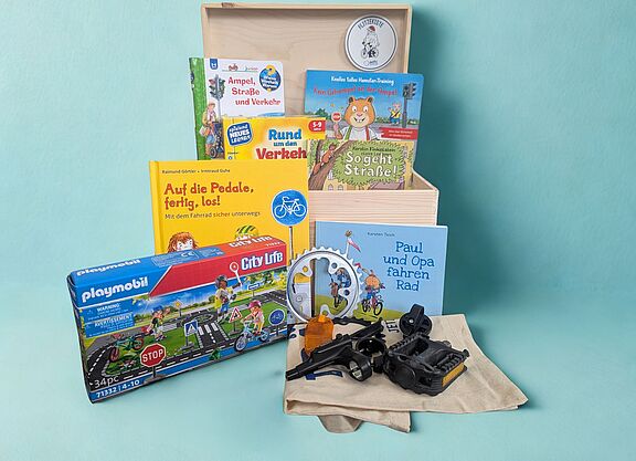 ADFC SH-"Flitzekiste" - von Playmobil bis Fahrradteile-Tastspiel