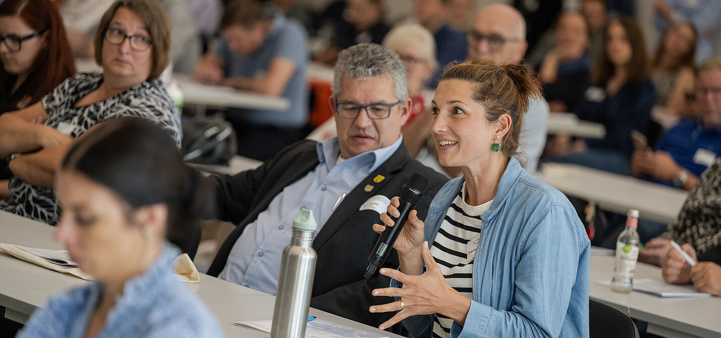 Diskussion auf Mobilitätskongress sH Offene Fragekultur auf dem Mobiltätskongress SH 2023