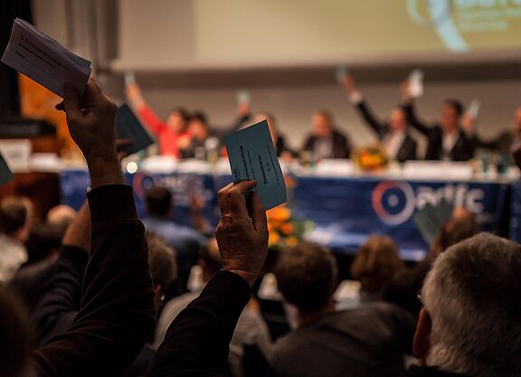 BHV_Stimmabgabe_ADFC_Bauer.jpg Stimmabgabe bei Bundeshauptversammlung