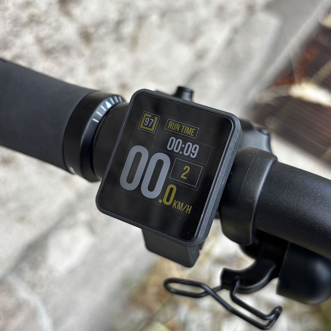 Display Aufnahme eines Lenkerdisplays eines Elektrorads.