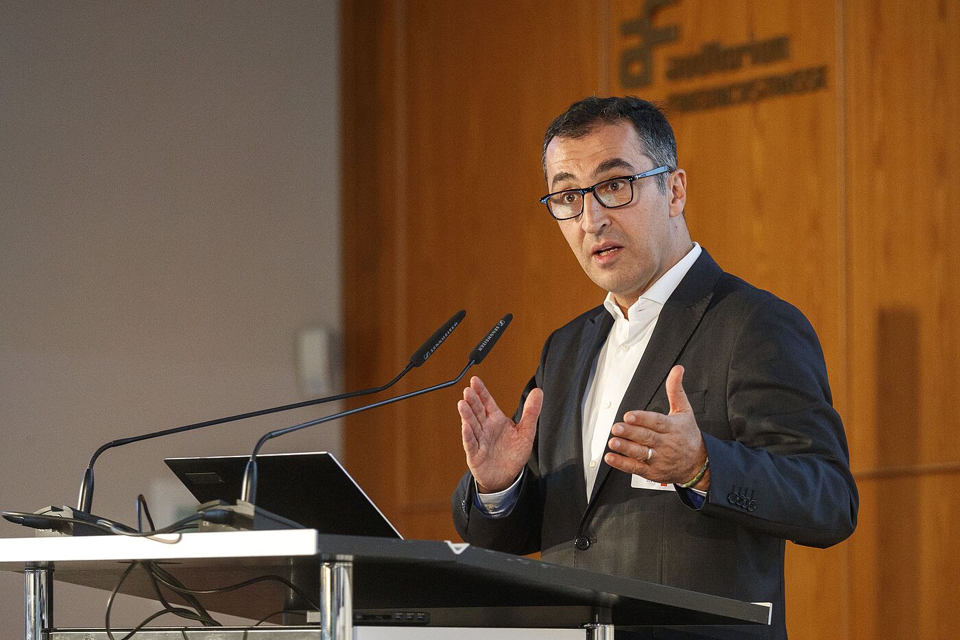 Cem Özdemir beim Parlamentarischen Abend von ADFC, VSF und ZIV am 10.10.2018 in Berlin.