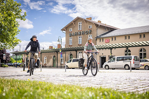 ADFC zur DB-Konferenz: Rad-Bahn-Kombi muss im ganzen Land verbessert werden