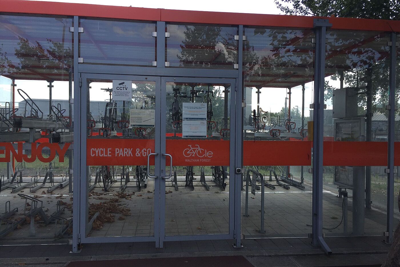 Mini-Hollands in London: Park and Ride-Abstellanlage.