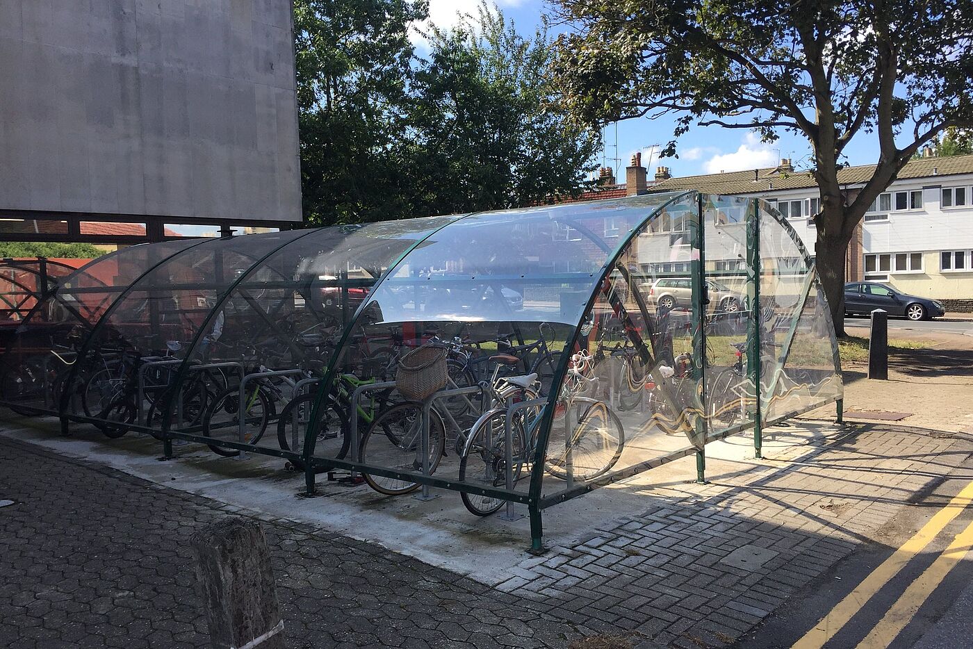 Mini-Hollands in London: Überdachter Fahrradabstellplatz.