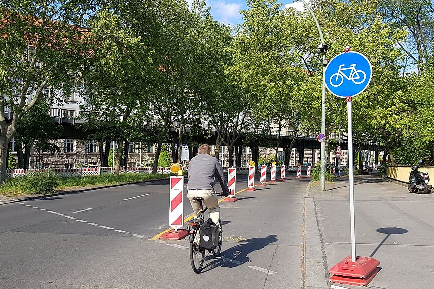 Pop-up-Bike-Lane in Berlin. Pop-up-Bike-Lane in Berlin.
