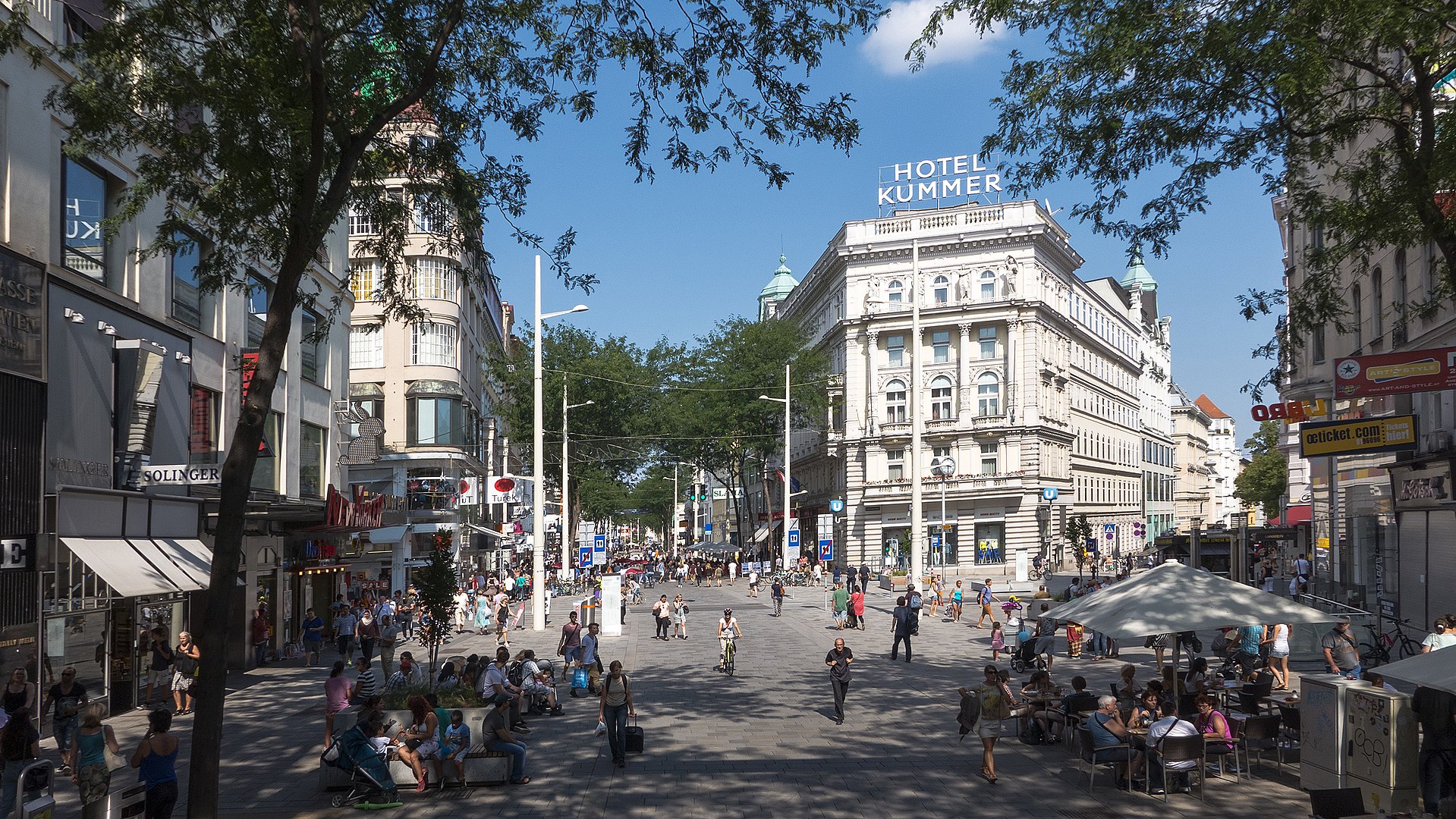 Mariahilfer Straße in Wien nach der Umgestaltung. 