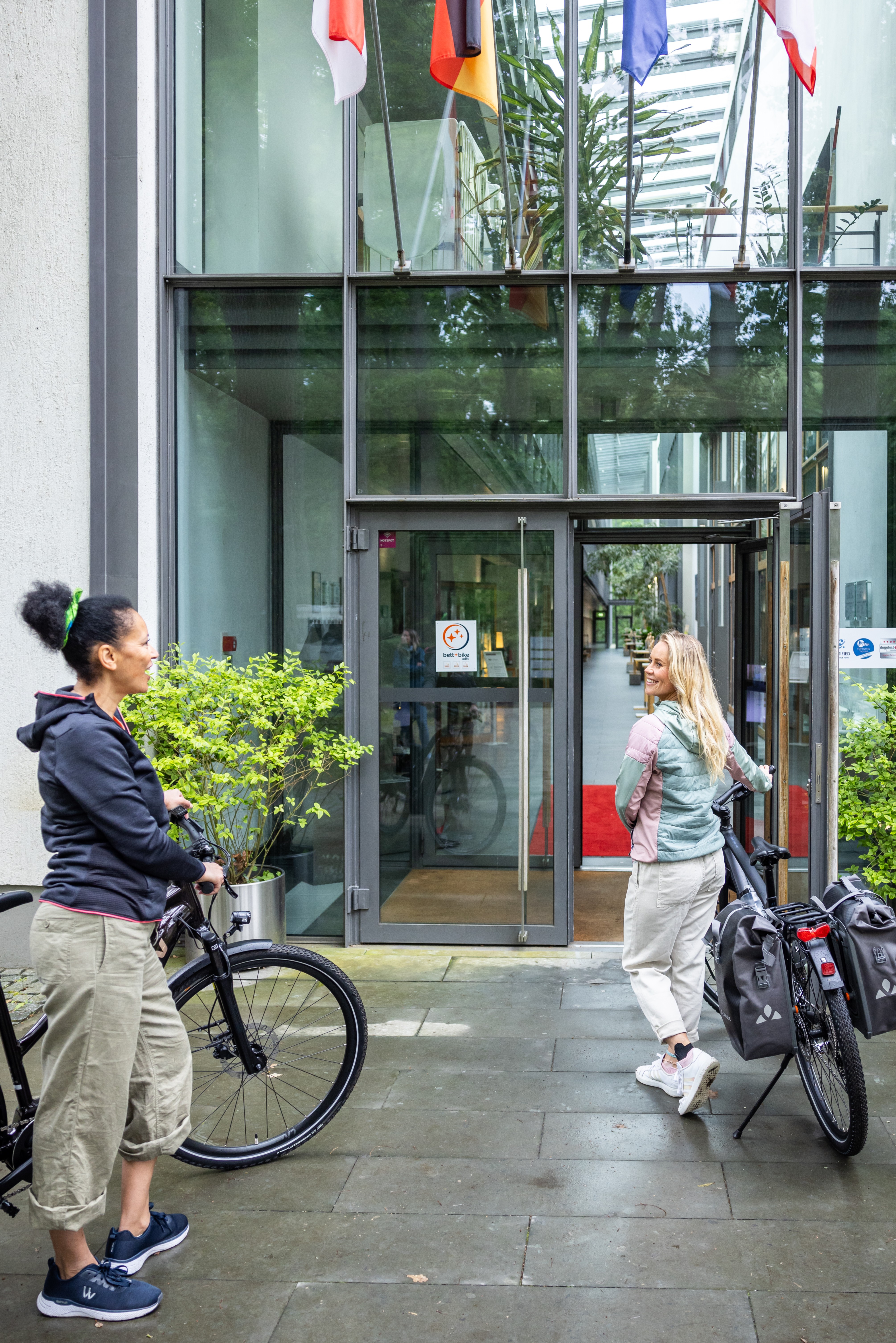 Bett+Bike - Radfahrende vor Gastbetrieb