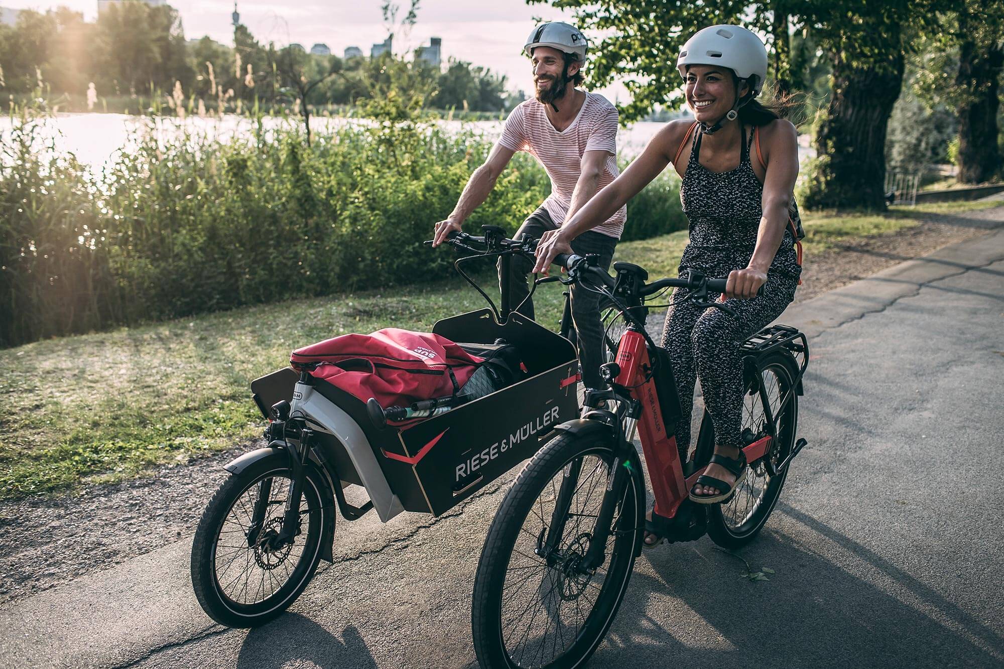 Zusammen unterwegs mit E-Bike und E-Bike Lastenrad